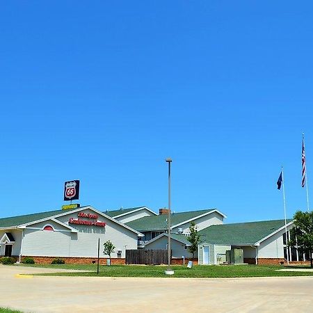 Fossil Creek Hotel & Suites Russell Екстериор снимка