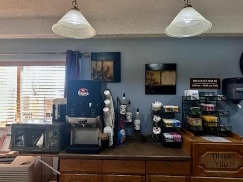 Fossil Creek Hotel & Suites Russell Екстериор снимка
