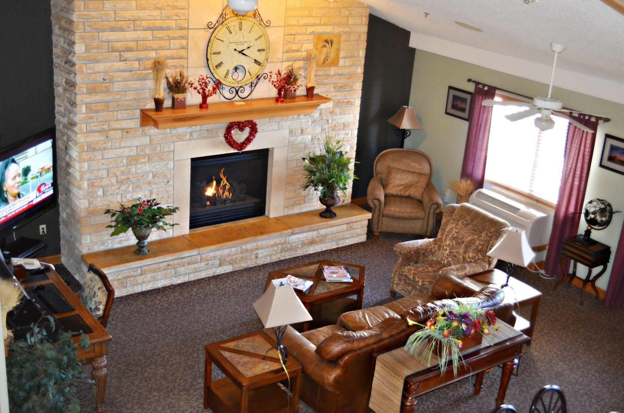Fossil Creek Hotel & Suites Russell Екстериор снимка