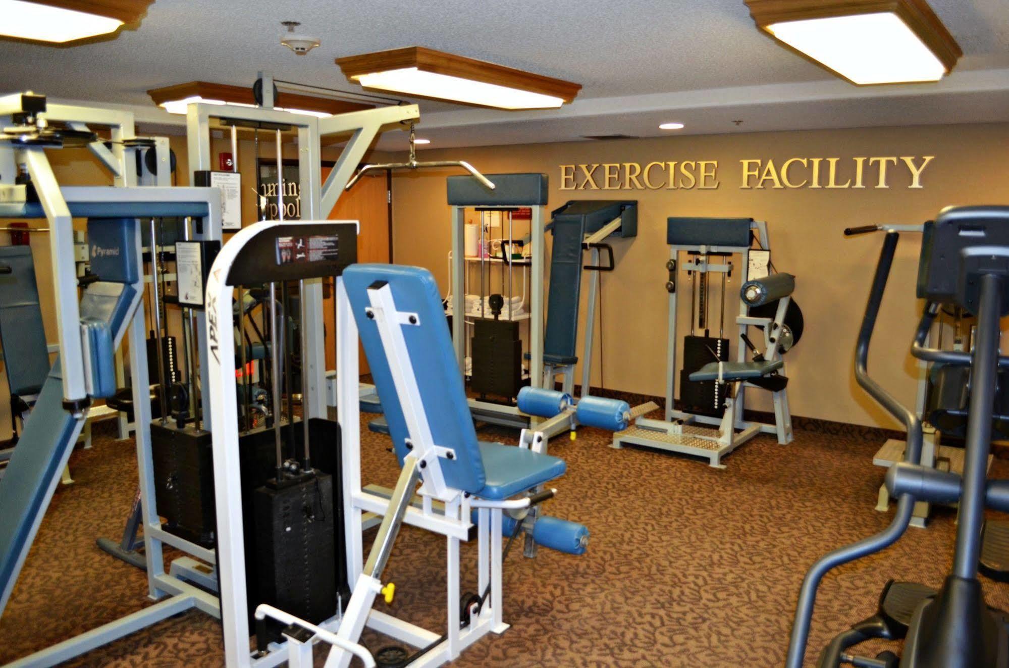 Fossil Creek Hotel & Suites Russell Екстериор снимка